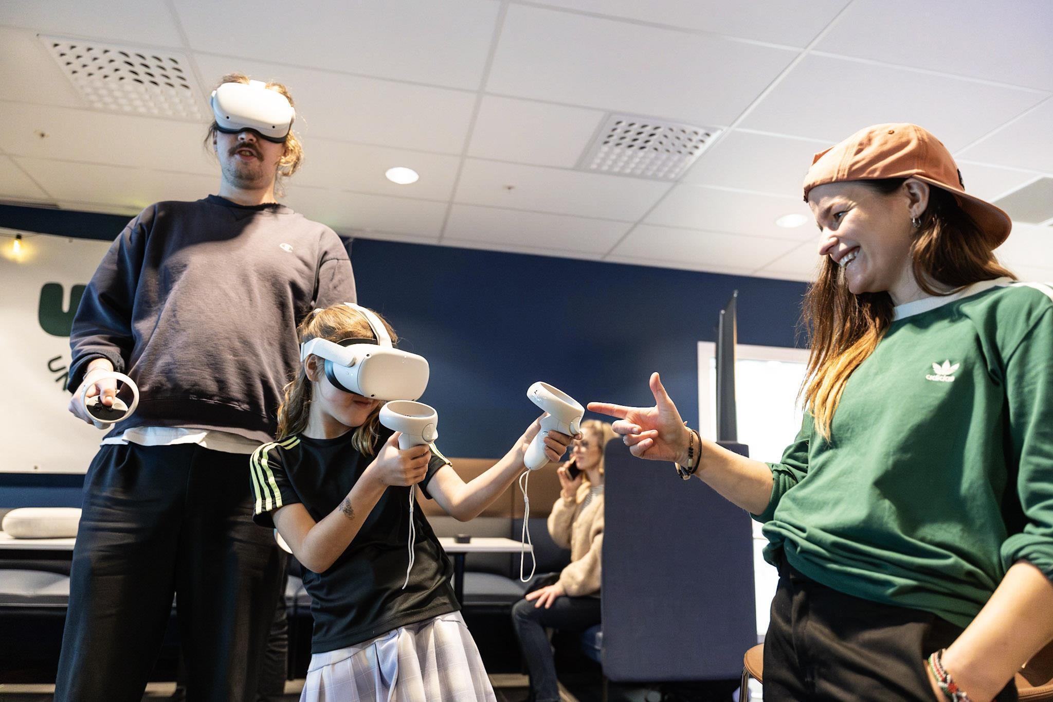Ungdom som spelar dataspel